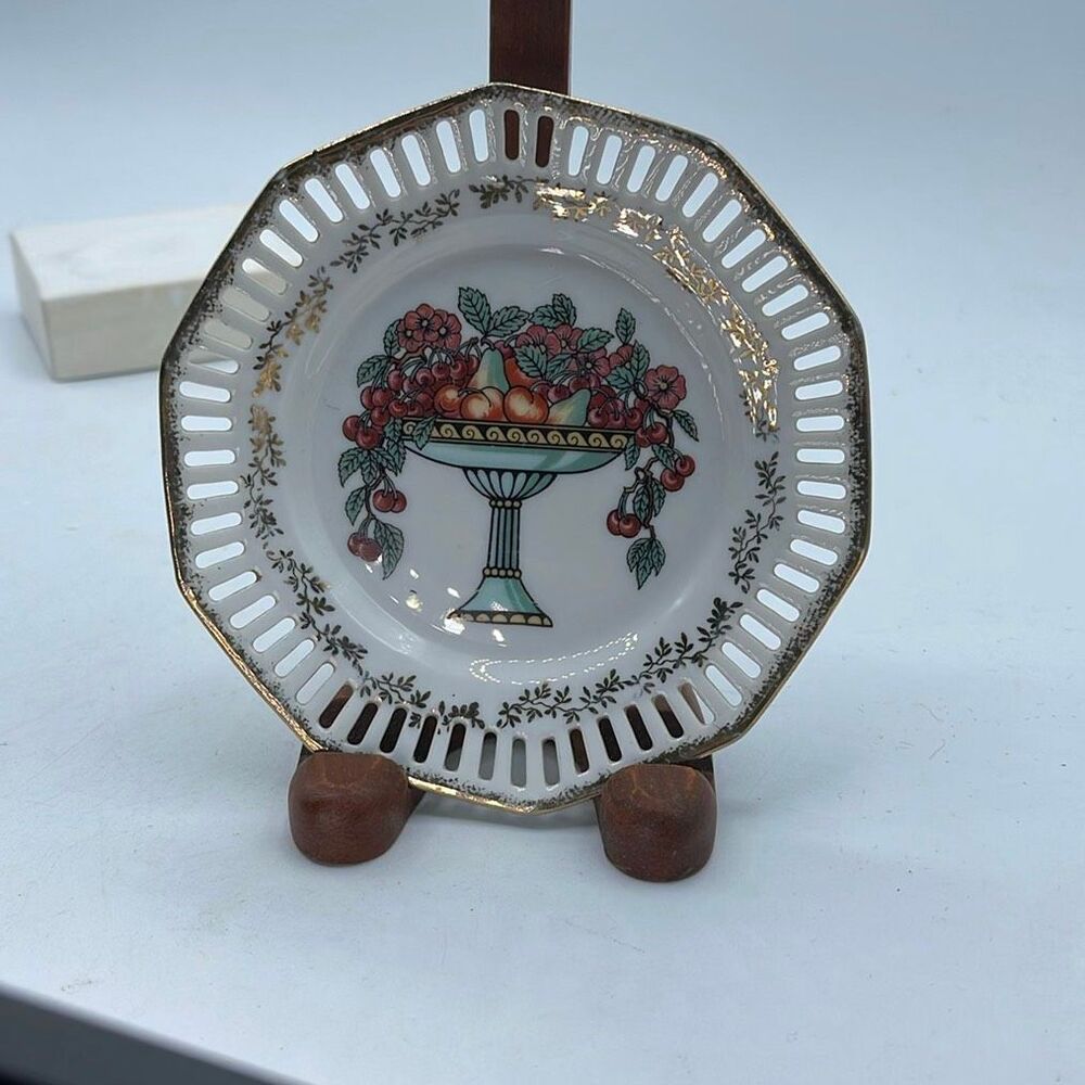 Vintage German reticulated small plate cheese dessert .